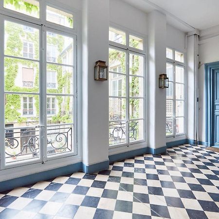 פריז Place Des Vosges - 1Br With Balcony - Cityapartmentstay מראה חיצוני תמונה