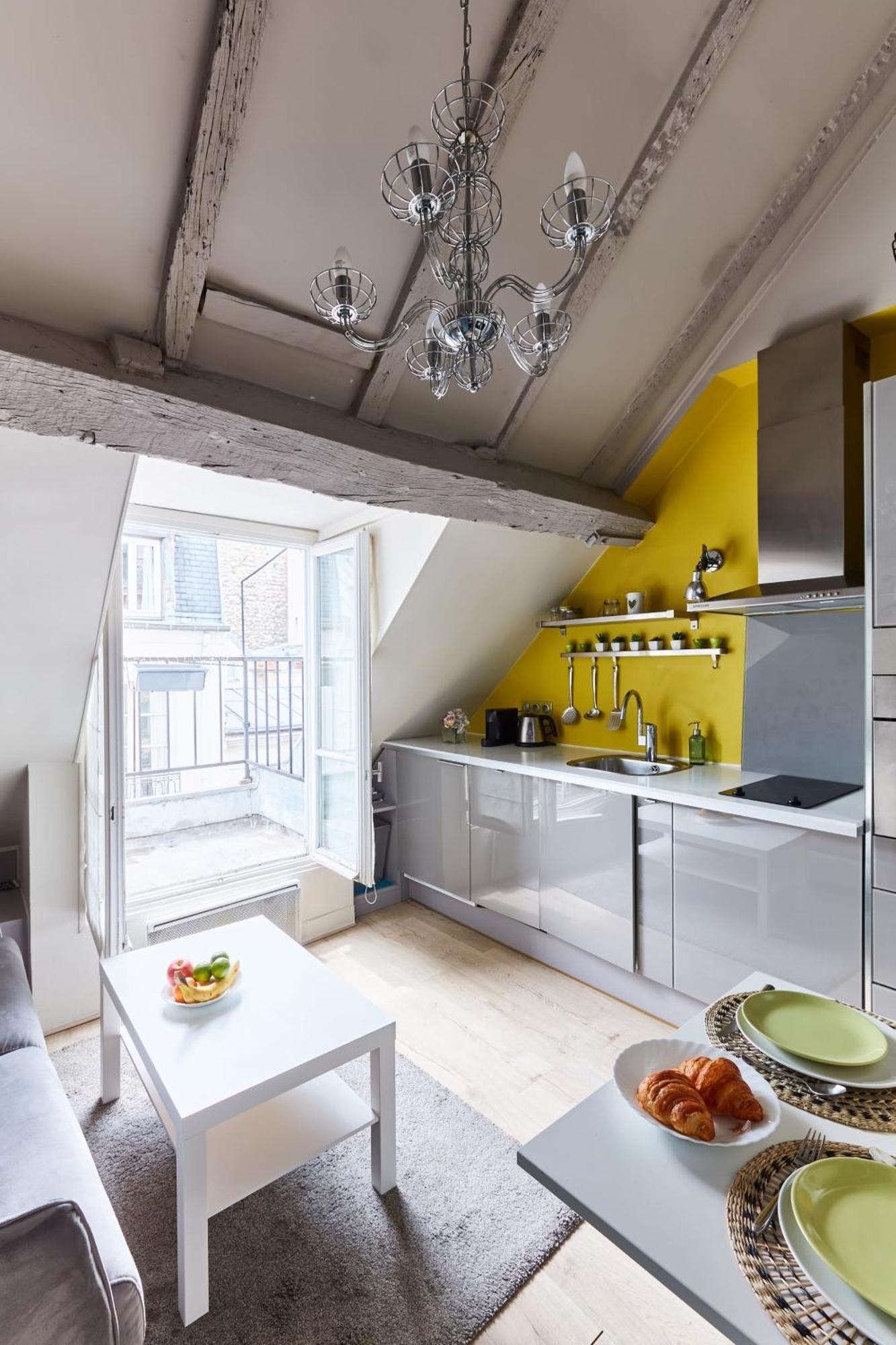 פריז Place Des Vosges - 1Br With Balcony - Cityapartmentstay מראה חיצוני תמונה