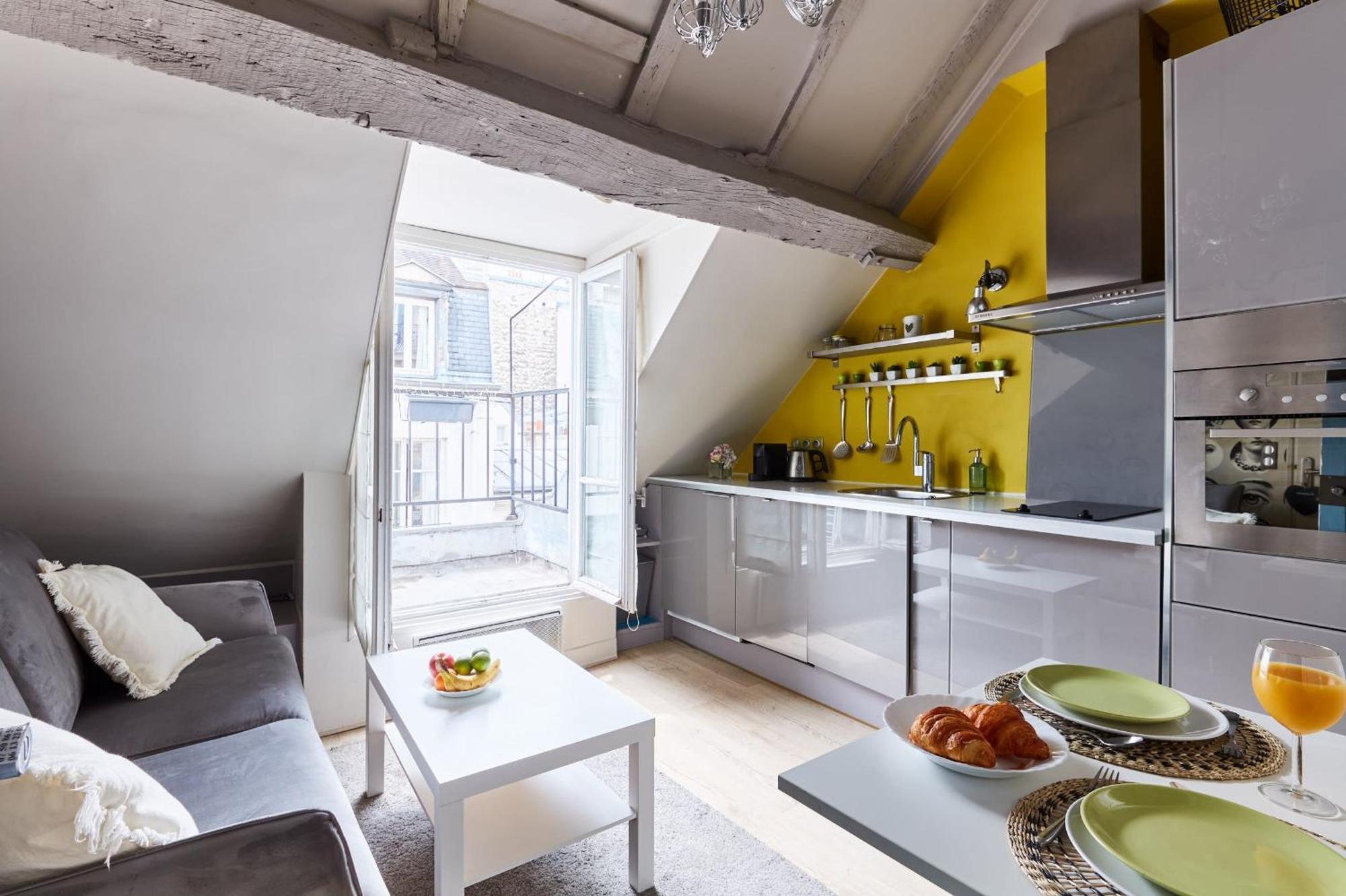 פריז Place Des Vosges - 1Br With Balcony - Cityapartmentstay מראה חיצוני תמונה